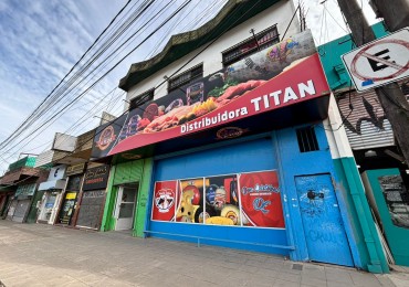 IMPONENTE LOCAL EN EL CENTRO DEL CRUCE CASTELAR